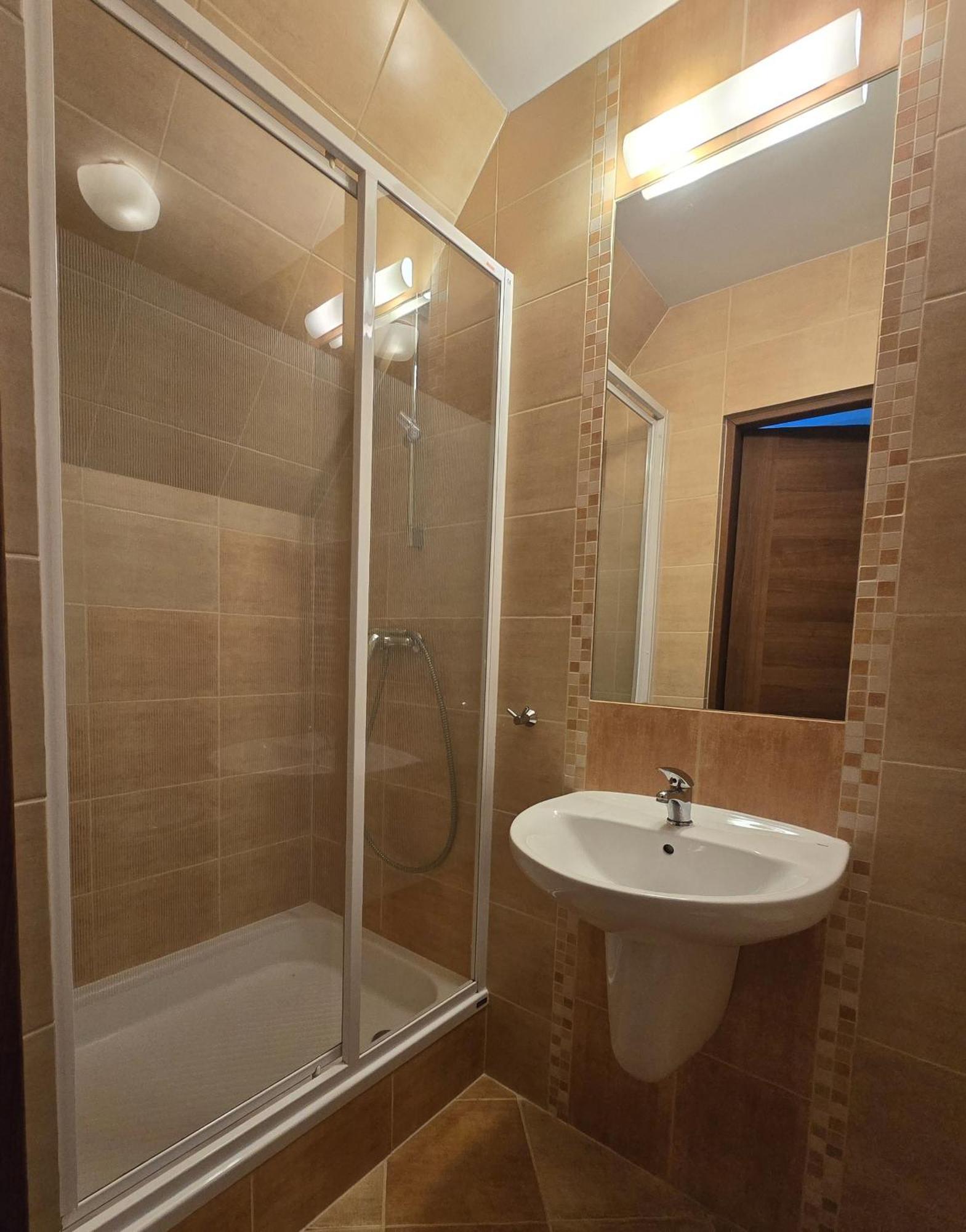 Willa Jagiellonka Apartamenty W Centrum, Parking Apartment *
